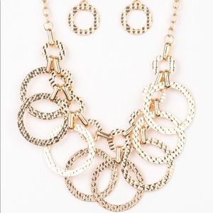 Paparazzi Gold neacklace